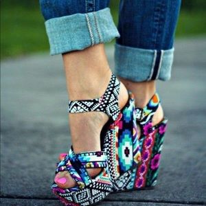 Steve Madden Colorful Pattern Wedges Size 9.5
